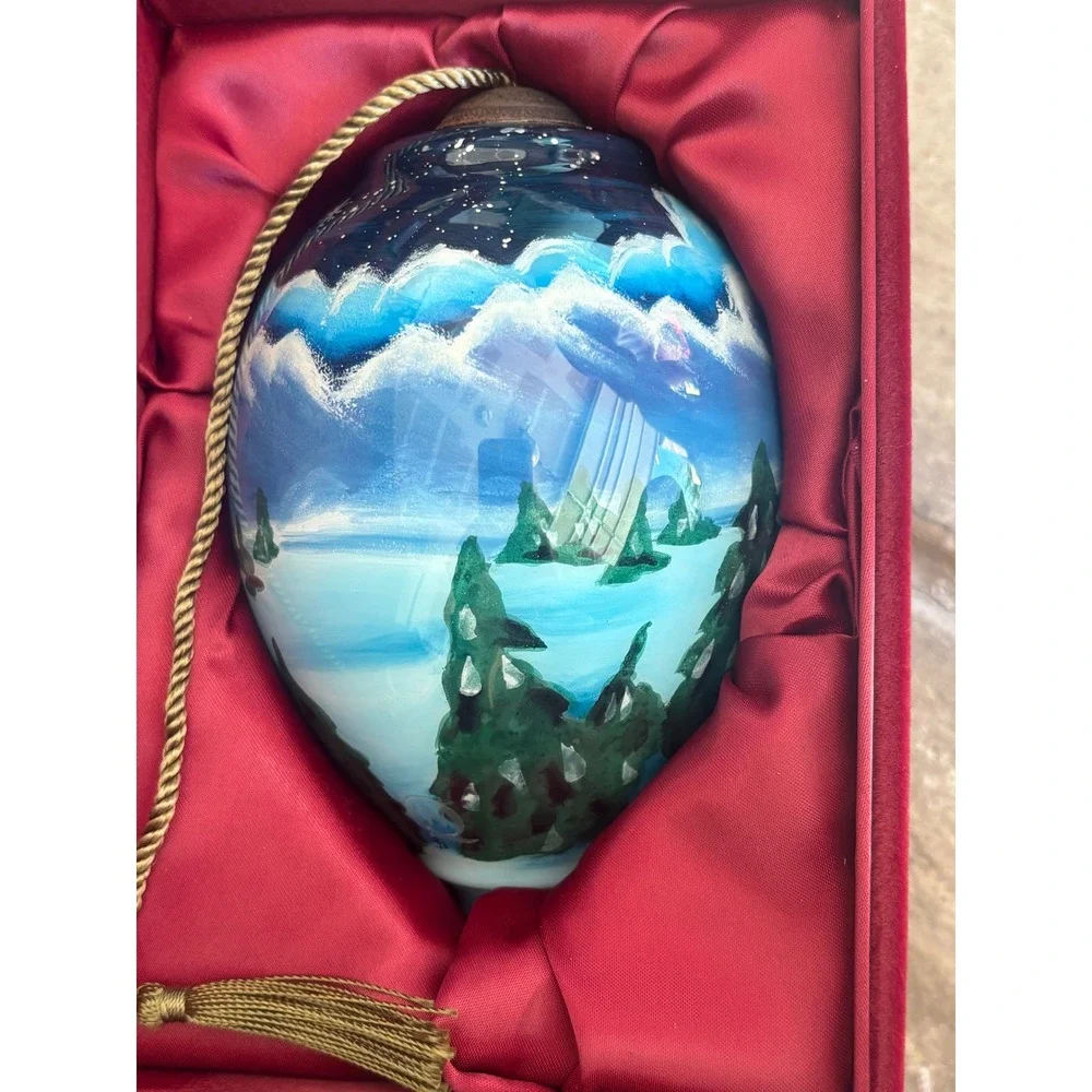 Ne'Qwa‎ Art Hand Painted Glass Ornament Santa Winter Scene Gift Boxed